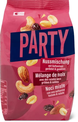 Mixed nuts with sultanas salted