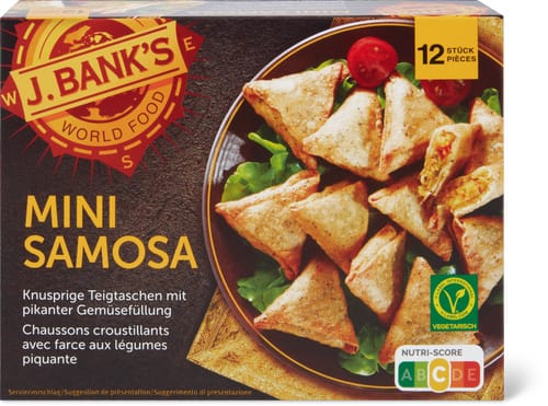Mini Samosas with savoury vegetable filling