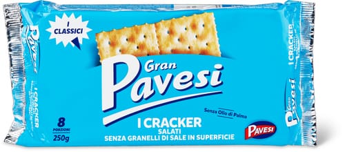 Crackers 30% Less Salt