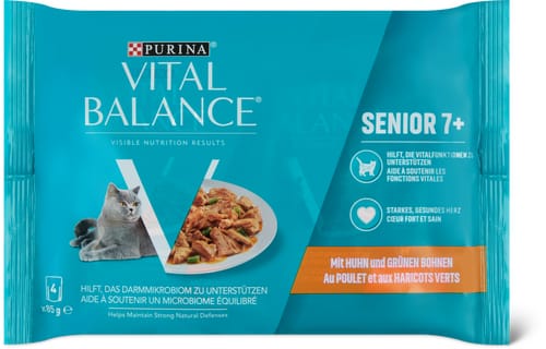 Senior mit Huhn und grünen Bohnen