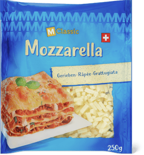 M-Classic Mozzarella gerieben