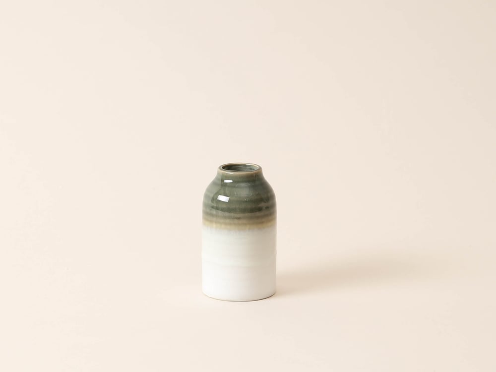 Mini vase avec dégradé de couleurs Vase Esmée 657784500000 Couleur Olive Dimensions ø: 9.0 cm x H: 12.0 cm Photo no. 1