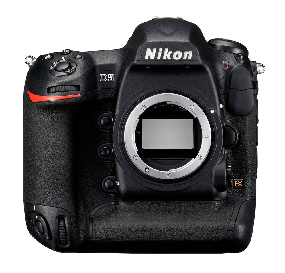 D5 CF-Slot + 3 ans de garantie Nikon Swiss Body appareil photo reflex Nikon 78530012563017 Photo n°. 1