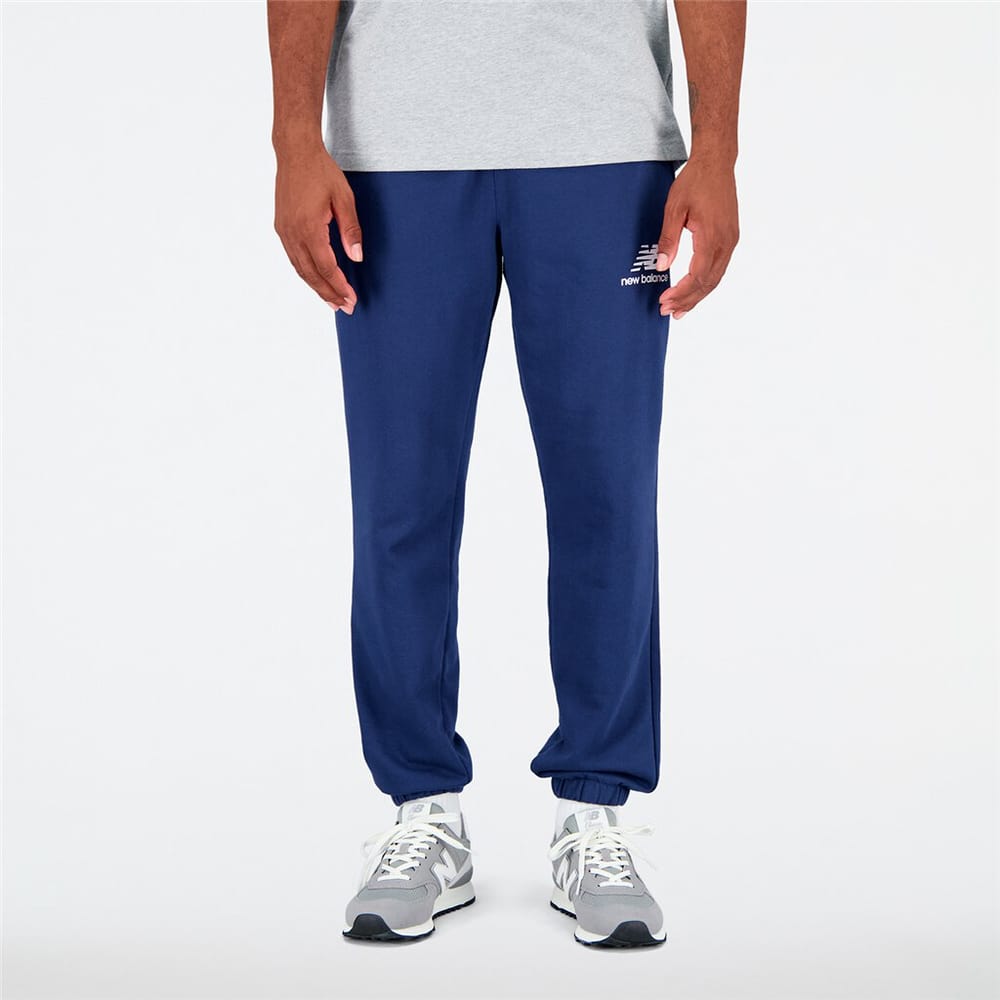 Essentials Stacked Logo Sweatpant Pantalone sportivi New Balance 469537600622 Taglie XL Colore blu scuro N. figura 1