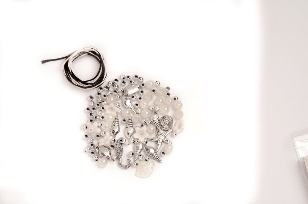 Kit perline bianco-color argento Perline artigianali 608112600000 N. figura 1