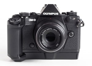 Olympus OM-D E-M5 Mark II Schwarz + 14-1