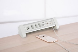 Power Strip ALU (4xT13, 3x USB-A - 3,4 A max., montage fixe sur table) – Blanc