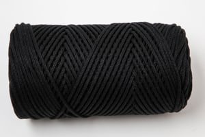 Lady Chain black, Lalana Kettengarn zum Häkeln, Stricken, Knüpfen & Makramee Projekte, Schwarz, ca. 2 mm x 100 m, ca. 200 g, 1 Strang