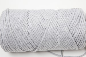 Carina light grey, fil Lalana pour crochet, tricot, tissage &amp; projets macramé, gris clair, 3 mm x env. 120 m, env. 200 g, 1 écheveau