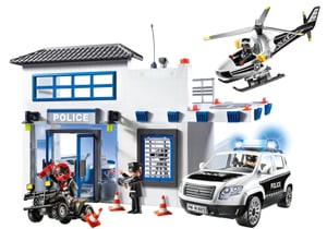 Poste de police et véhicules