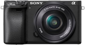 Alpha 6400 + 16–50 mm PZ noir