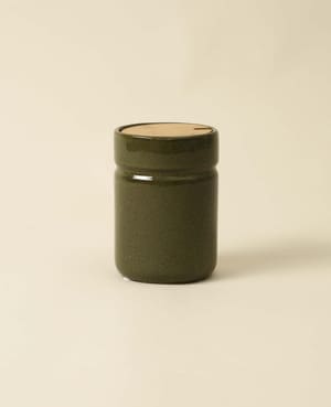Boîte en céramique avec couvercle