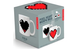 Tazza da caffè con cuore in pixel e cambio di colore