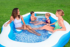 Splashview Family Pool
