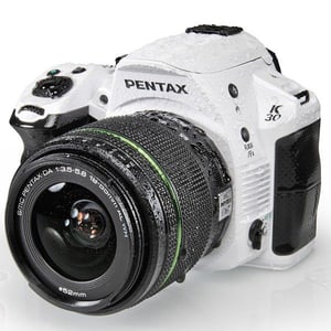 Pentax K-30 bianco + 18-55mm WR