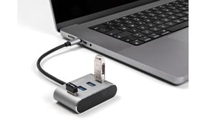 4 x USB 3.0 Typ-A