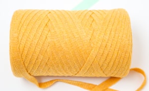 Ribbon Pura mustard, filato a nastro Lalana per uncinetto, maglia, annodatura e macramè, beige, ca. 8 x 1 mm x 95 m, ca. 200 g, 1 gomitolo