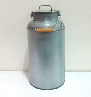 Pot à lait avec couvercle