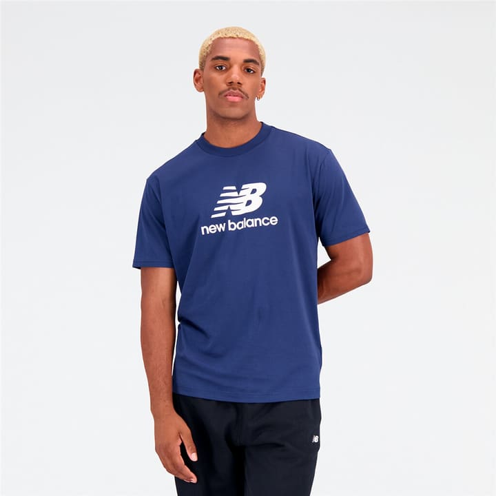 Image of New Balance Essentials Stacked Logo T-Shirt T-Shirt dunkelblau