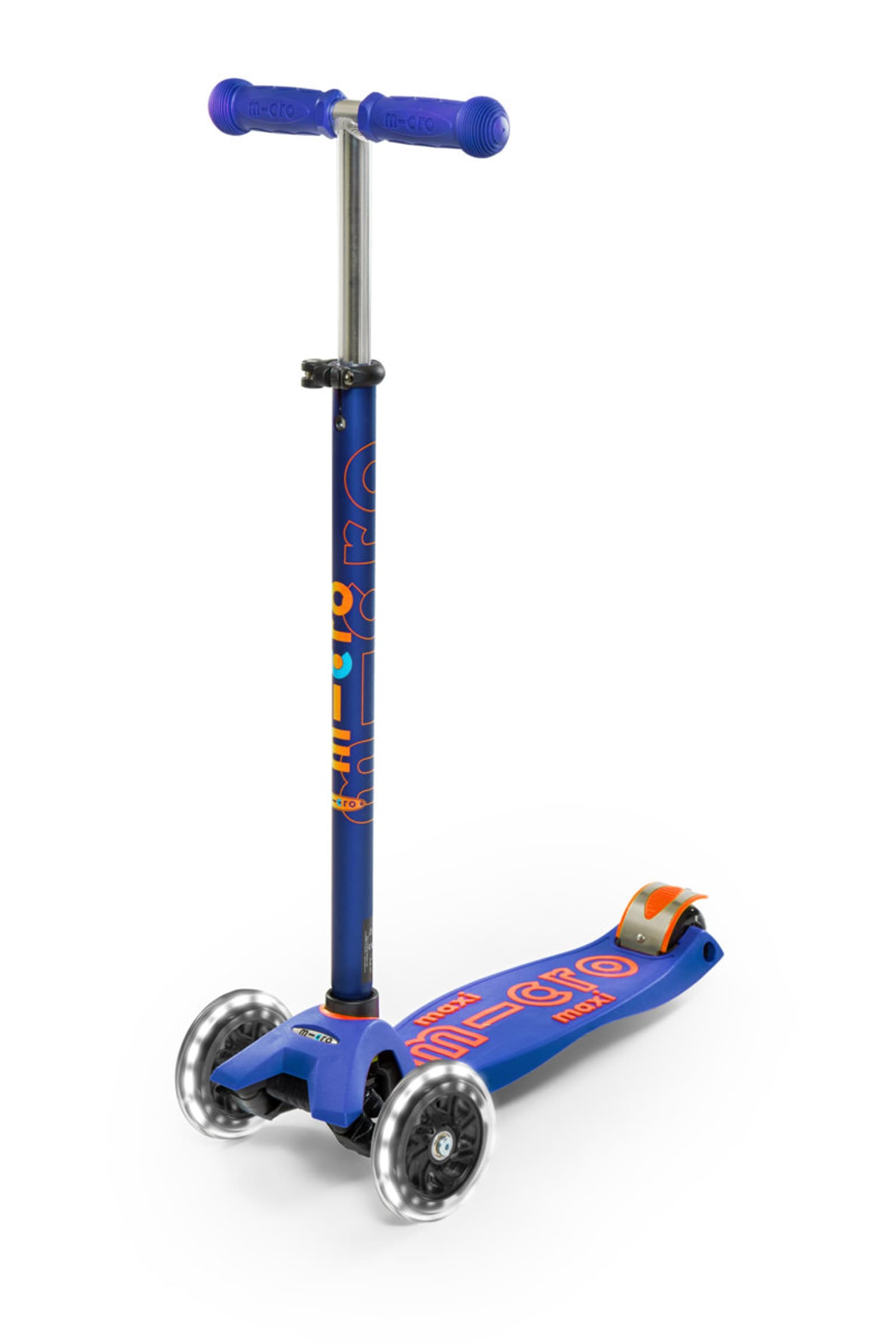 Micro Micro Maxi Deluxe LED Scooter 1