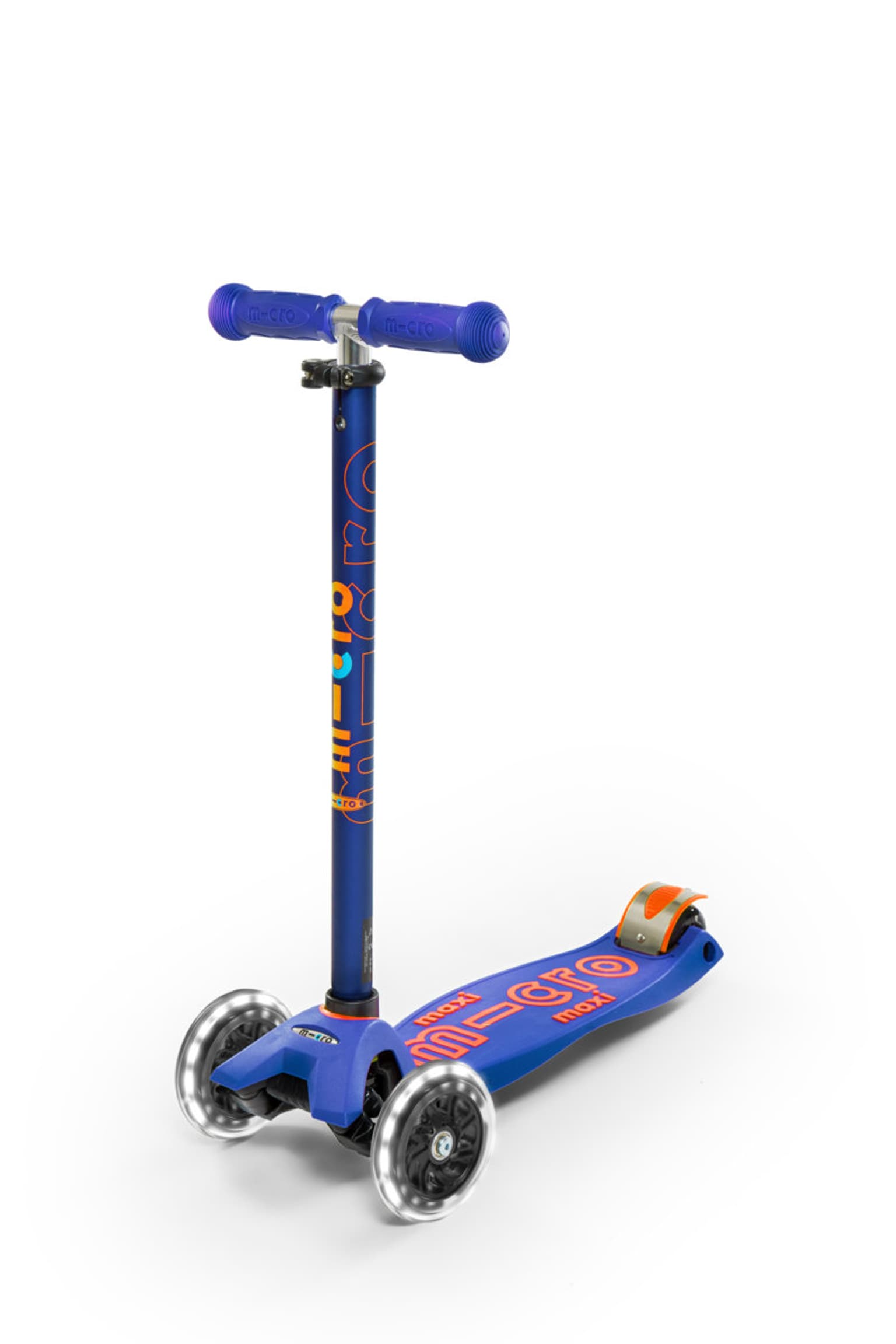 Micro Micro Maxi Deluxe LED Scooter 7