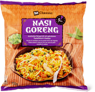 M-Classic Nasi Goreng Piatto asiatico a base di riso con pollo fritto e verdure